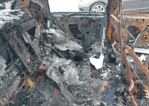 2008 Lincoln Town Car Signature Limited из США, поврежденный, VIN 2LNHM82V28X646678